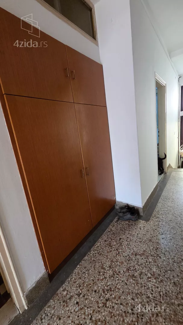 Sedmosoban stan | 4zida