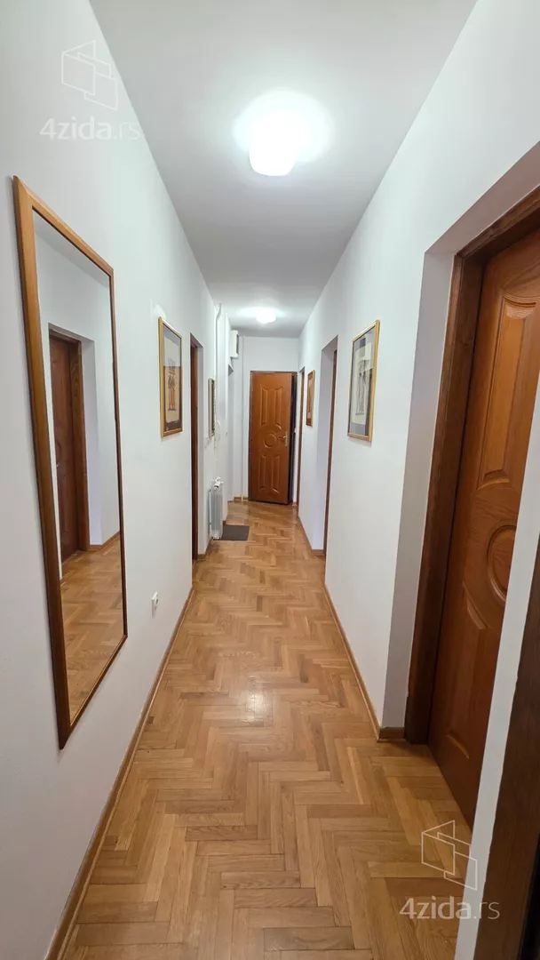 Troiposoban stan | 4zida