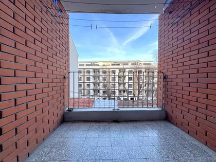 Vukov Spomenik | 4zida.rs