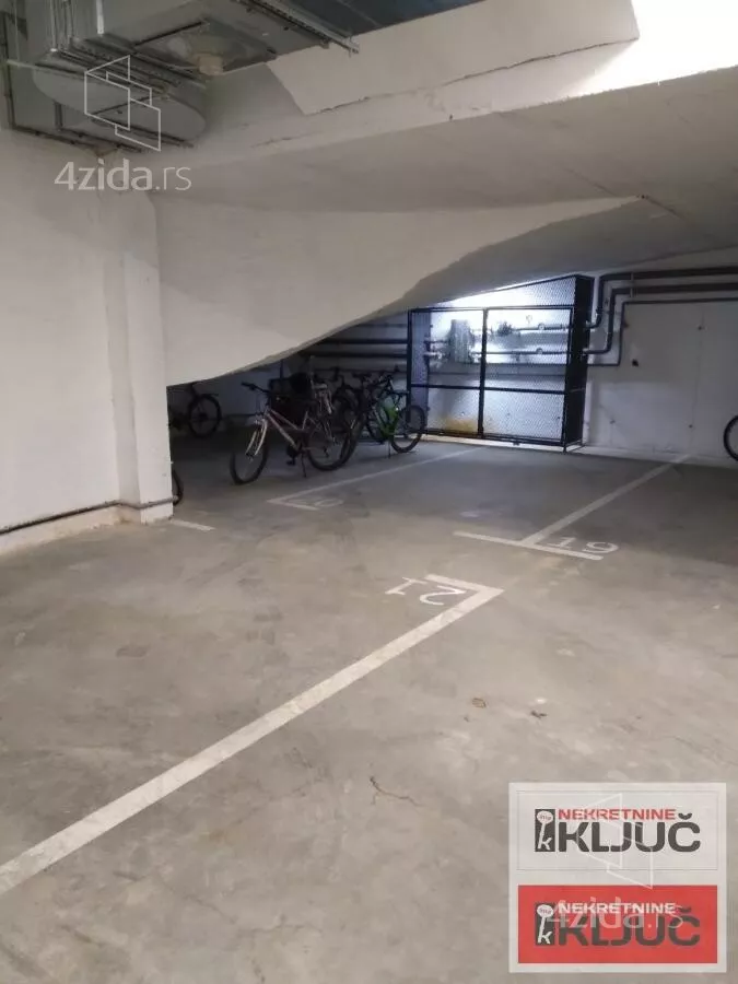 Garaža/Parking | 4zida