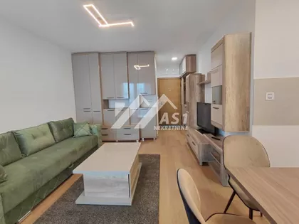 Heroja Pinkija | 4zida.rs