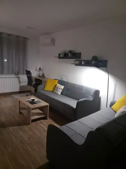 Bose Milićević | 4zida.rs