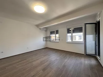 Karađorđeva | 4zida.rs