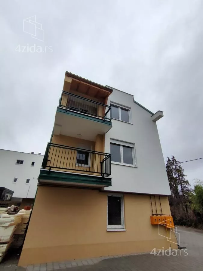 Četvorosoban stan | 4zida