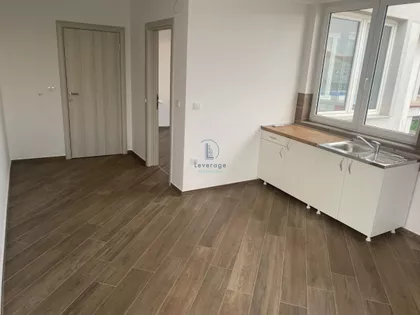 Surčinska | 4zida.rs