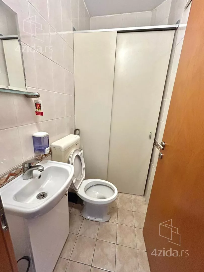 Četvoroiposoban stan | 4zida