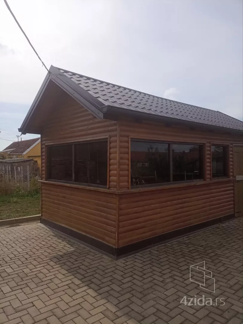 Poslovna zgrada | 4zida