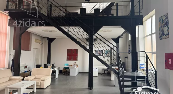 Poslovna zgrada | 4zida