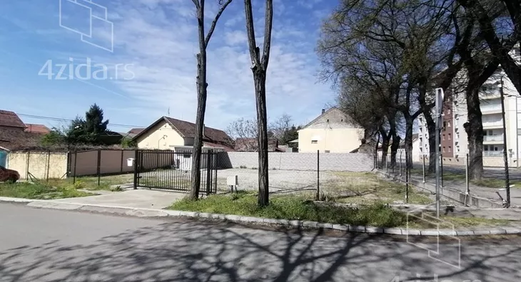 Plac | 4zida