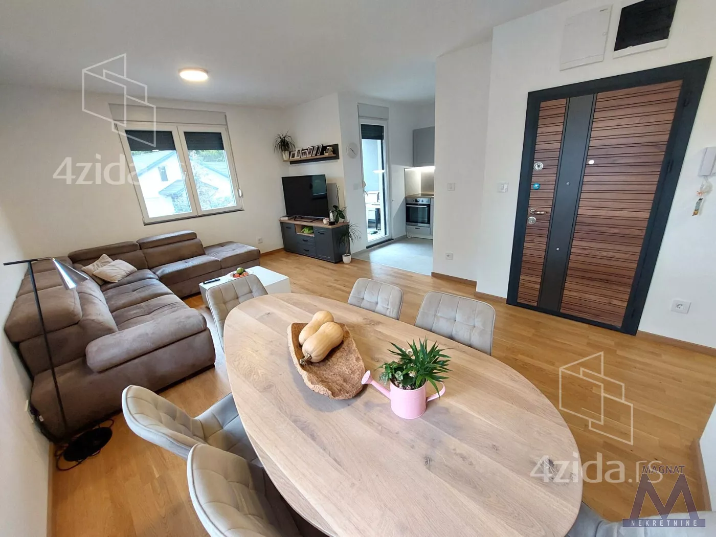 Četvorosoban stan | 4zida