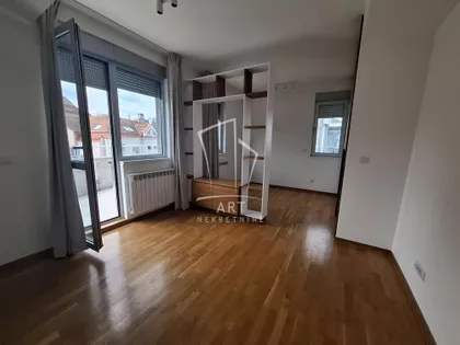 Nodilova | 4zida.rs