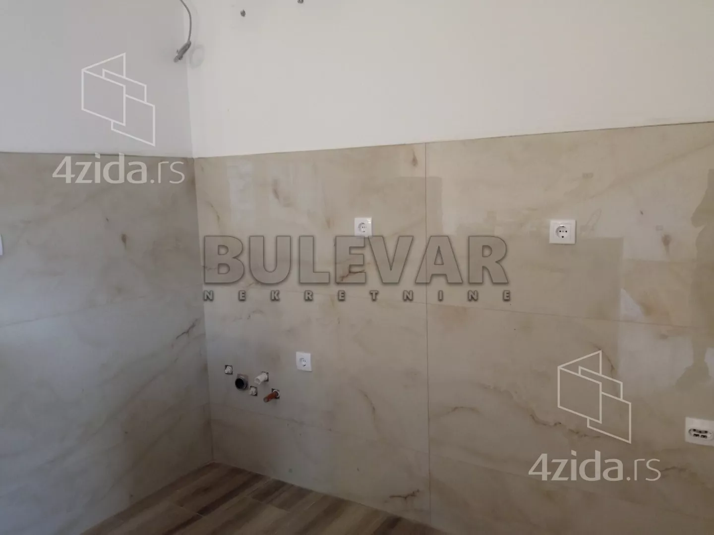 Lokal | 4zida