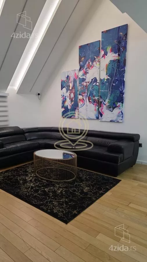 Petosoban stan | 4zida