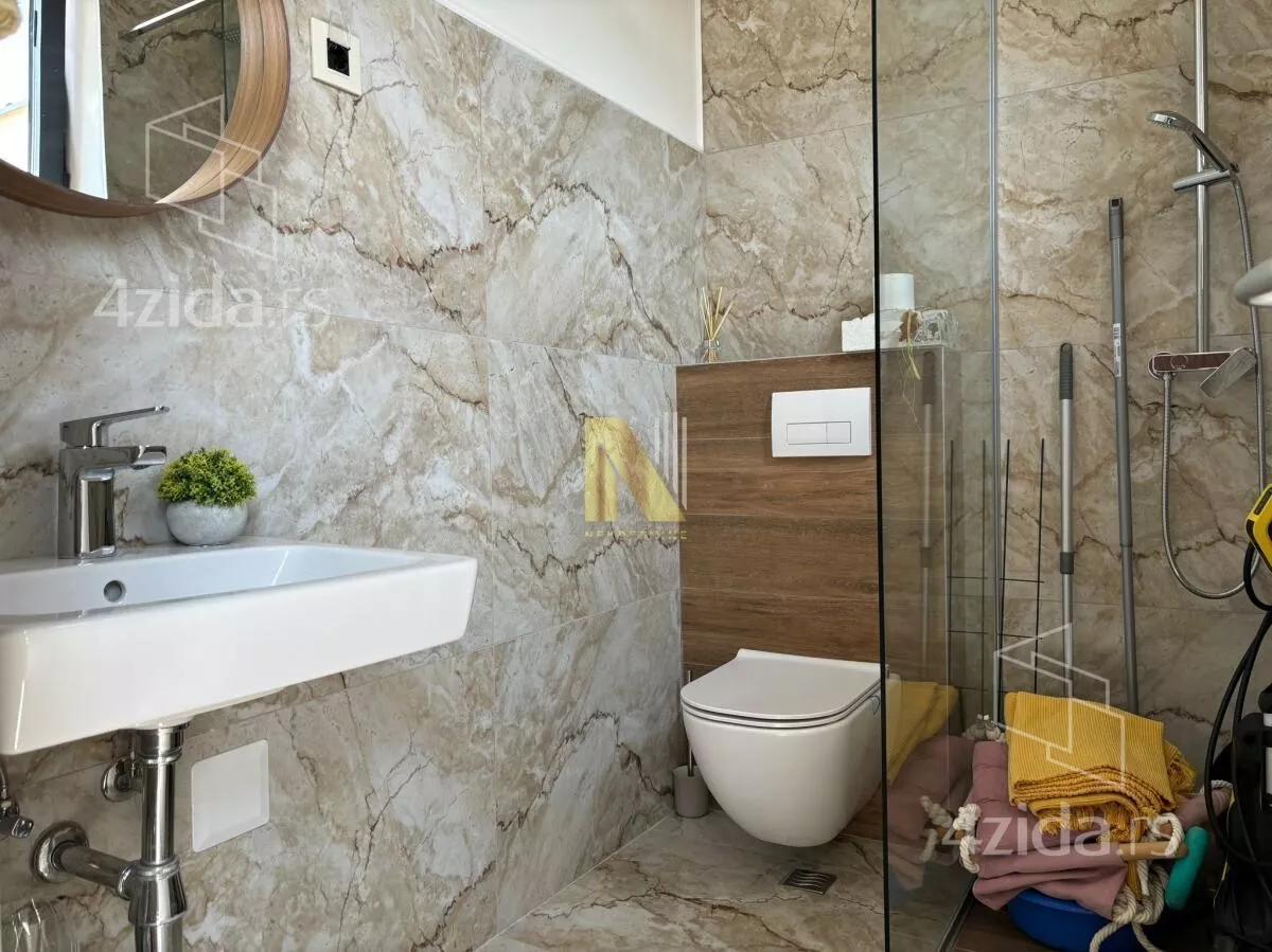 Petosoban stan | 4zida