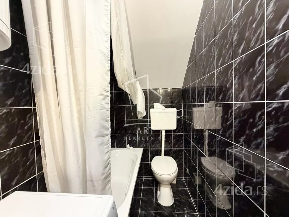 Petoiposoban stan | 4zida