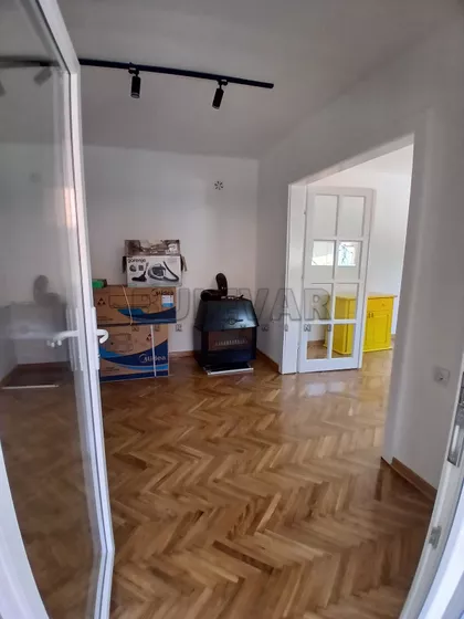 Kninska | 4zida.rs