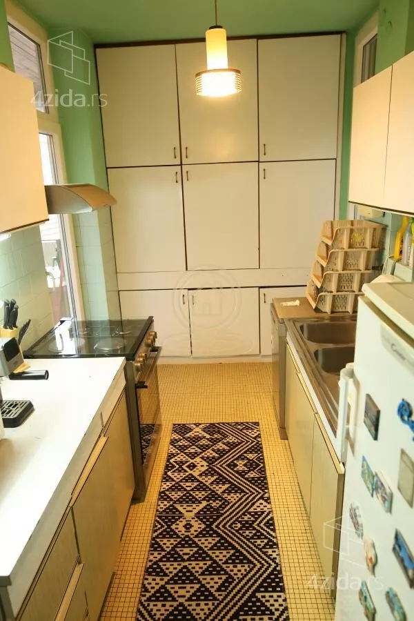 Petosoban stan | 4zida