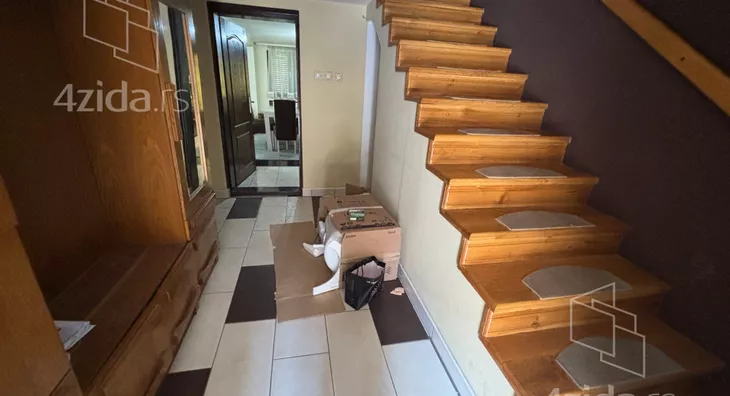 3-etažna kuća | 4zida