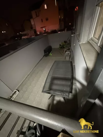 KRALJA MILANA | 4zida.rs