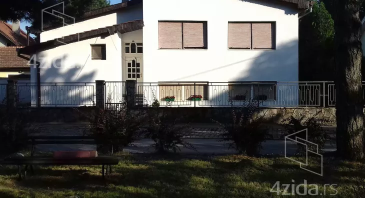 Kuća | 4zida