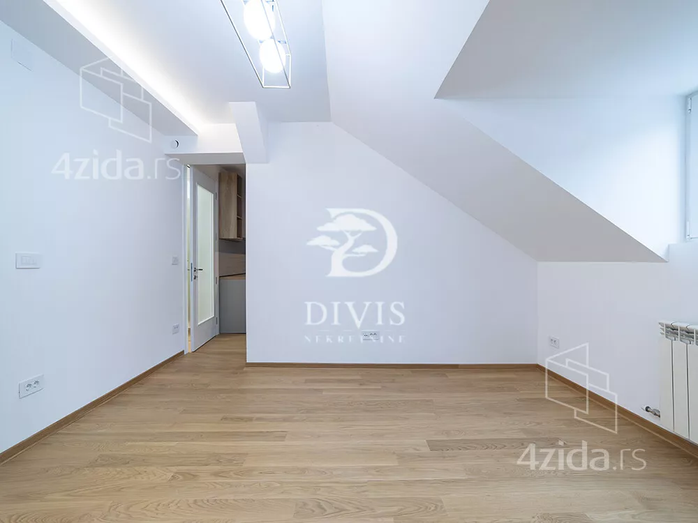 Četvoroiposoban stan | 4zida