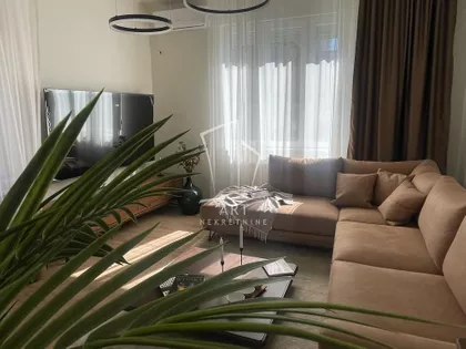 Albanske spomenice | 4zida.rs