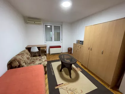 Rentgenova | 4zida.rs