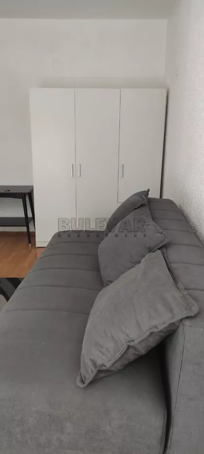 Velikotrnavska | 4zida.rs