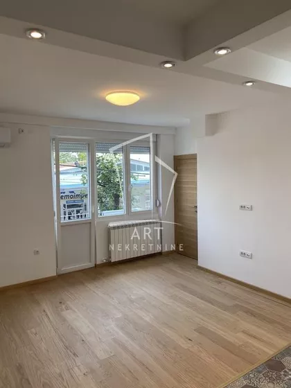 Poenkareova | 4zida.rs