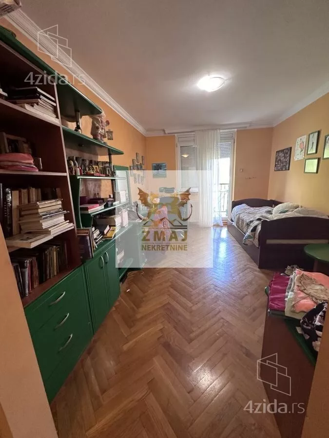 Petosoban stan | 4zida