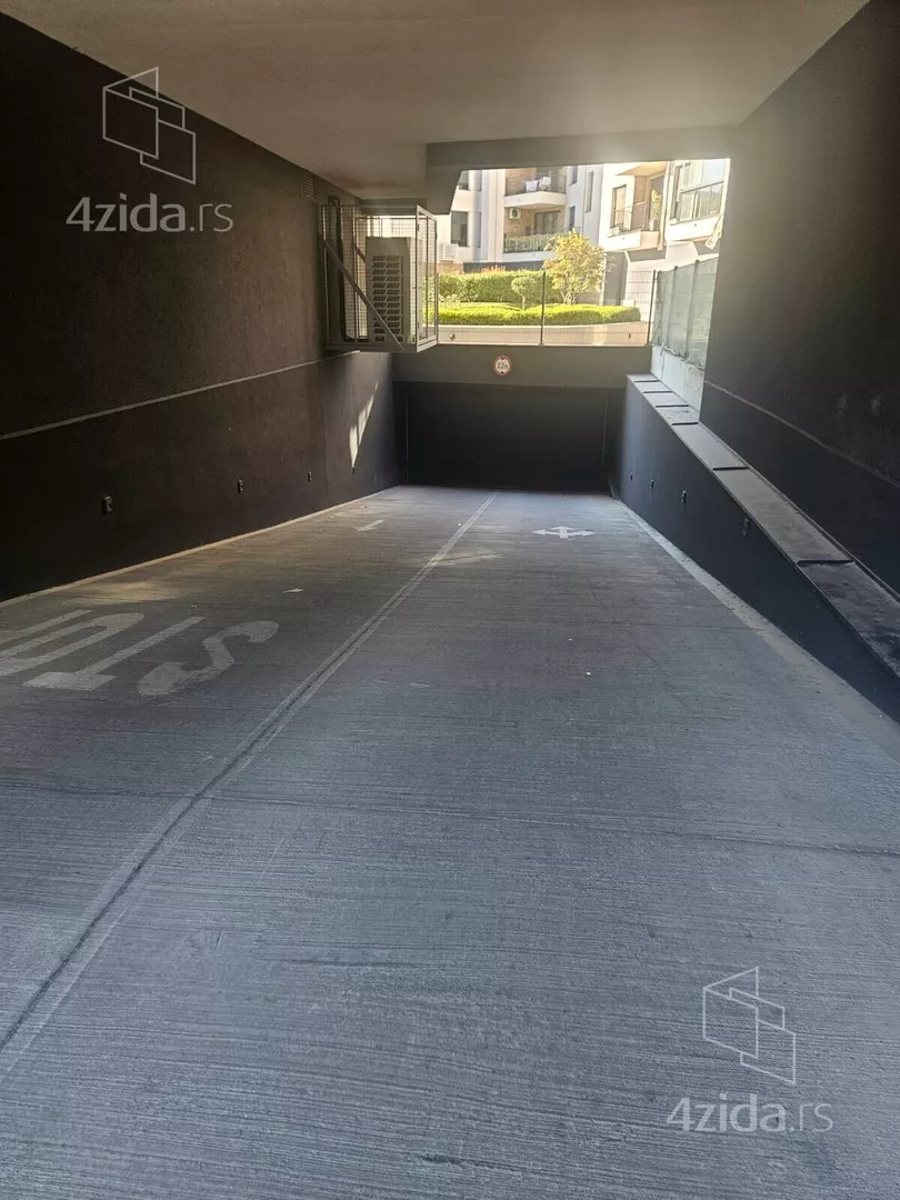 Garaža | 4zida