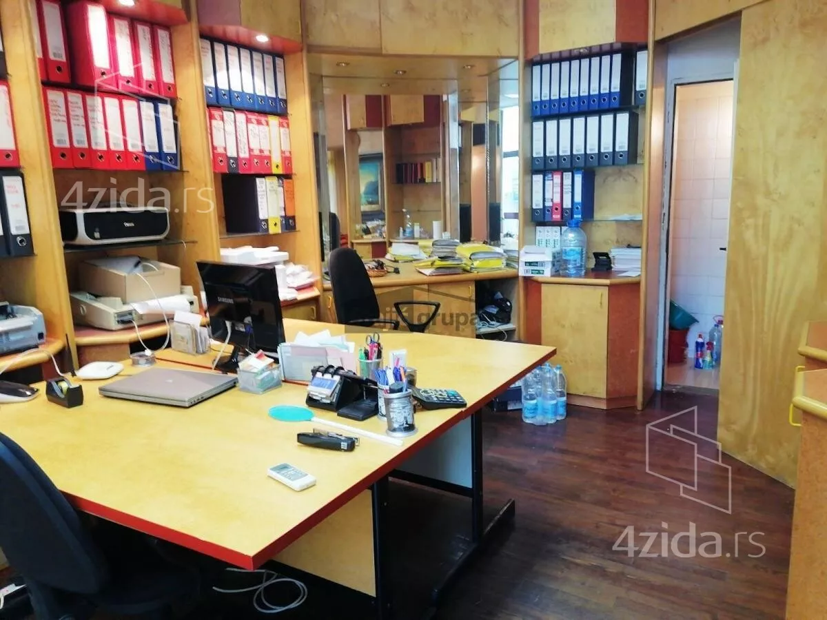 Lokal | 4zida