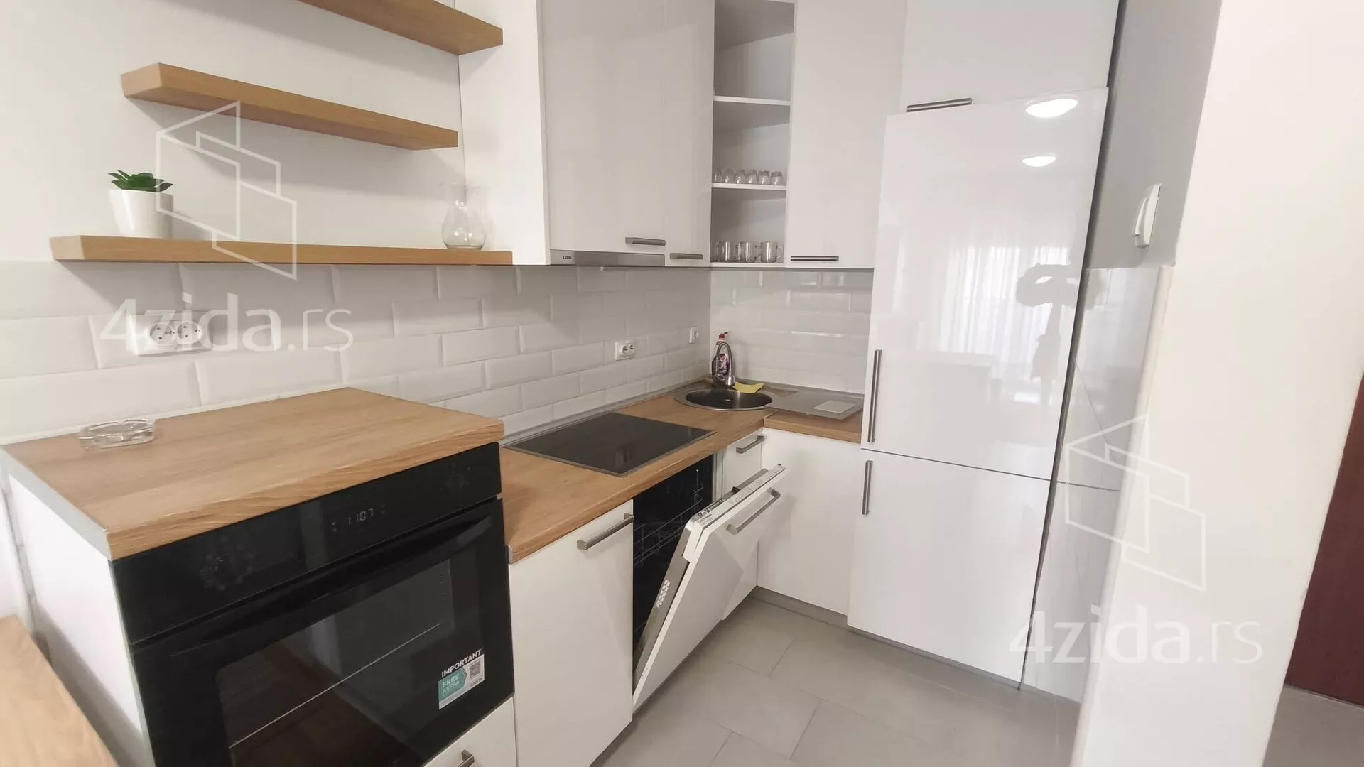 Jednoiposoban stan | 4zida