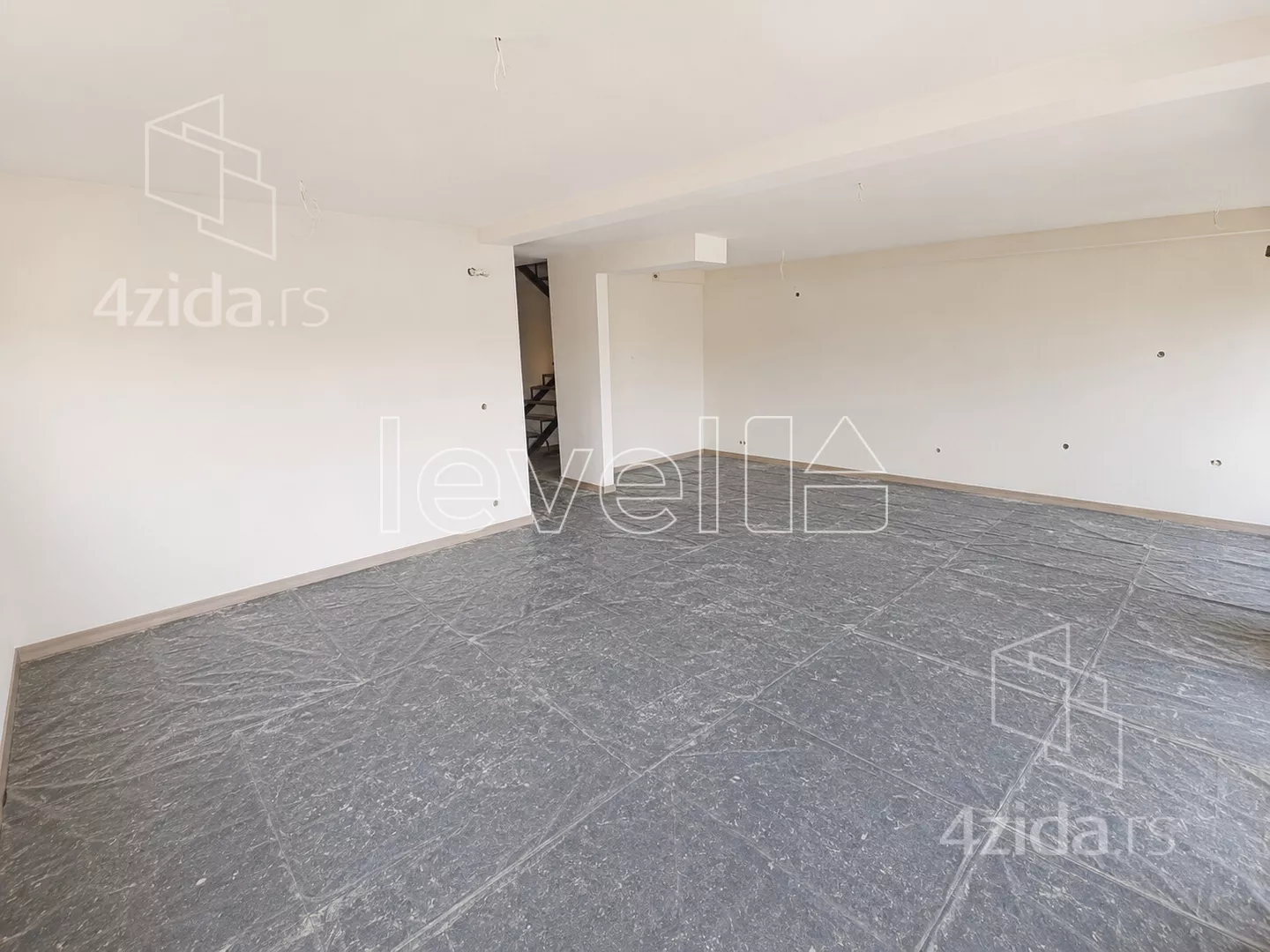 Šestosoban stan | 4zida