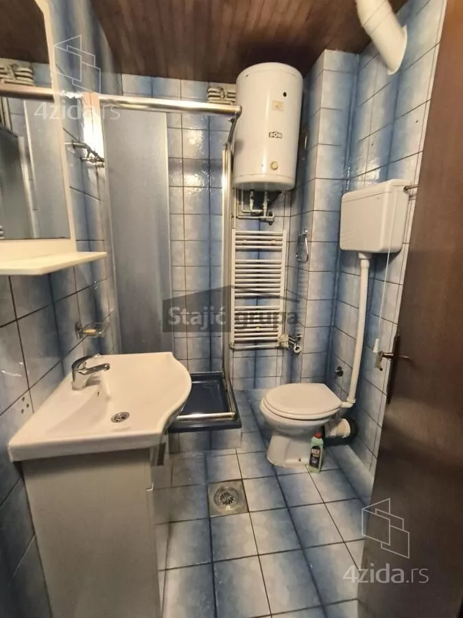 Petosoban stan | 4zida