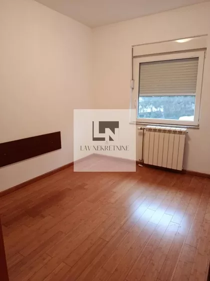 Vrčin | 4zida.rs