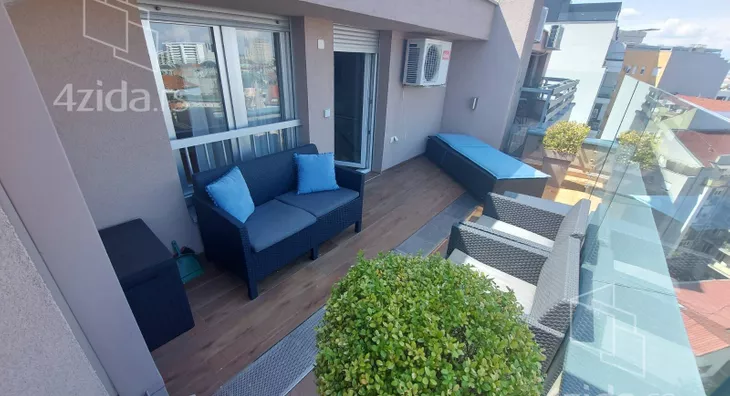 Četvoroiposoban stan | 4zida