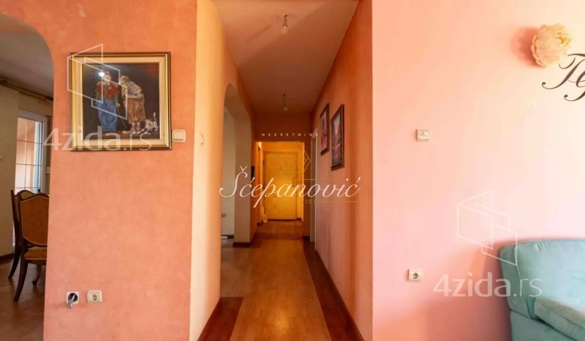 Petosoban stan | 4zida