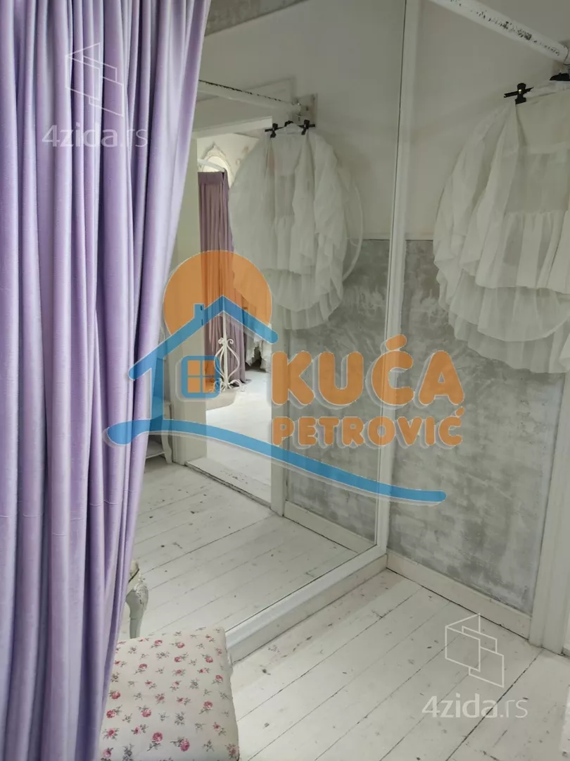 Lokal | 4zida