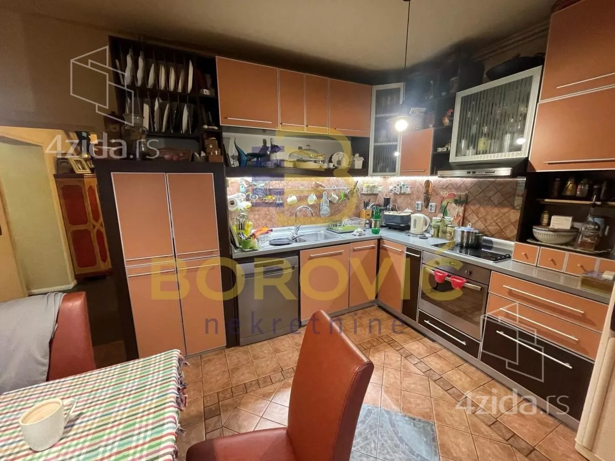 Četvorosoban stan | 4zida