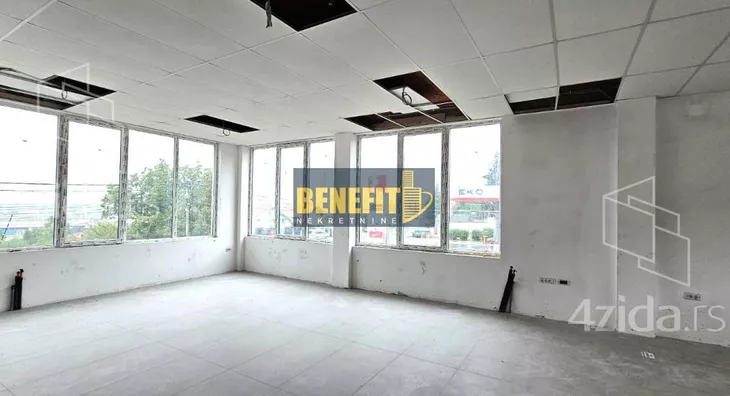 Poslovna zgrada | 4zida