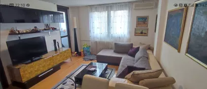 Mirka Banjevića 8 | 4zida.rs