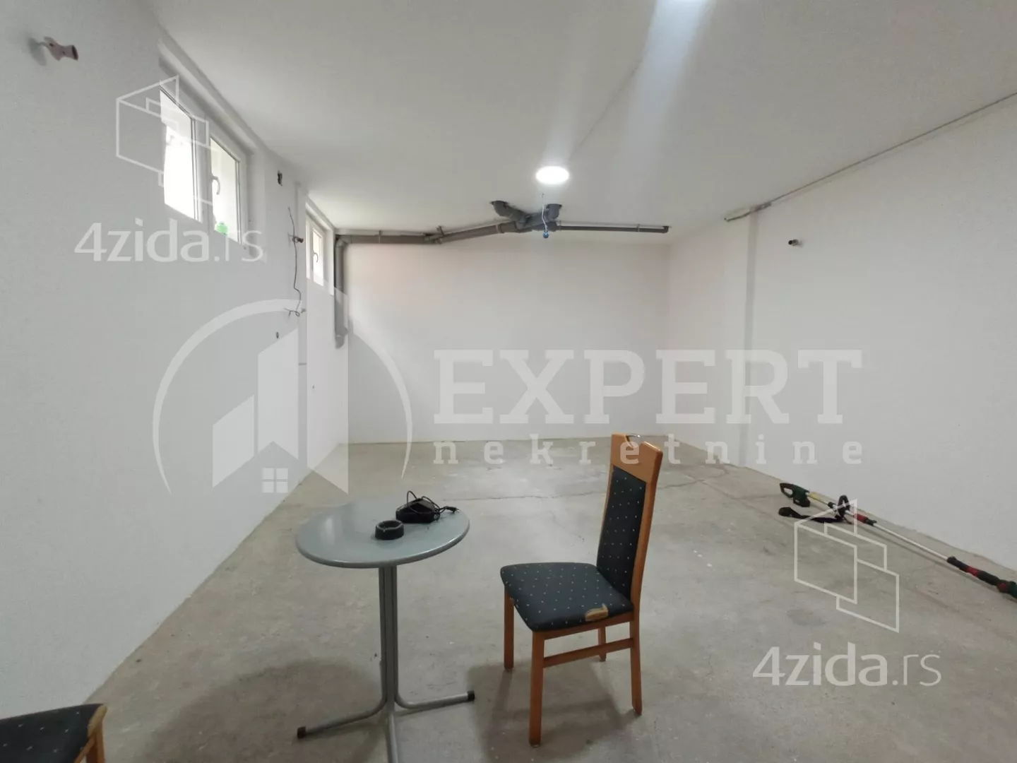 Lokal | 4zida