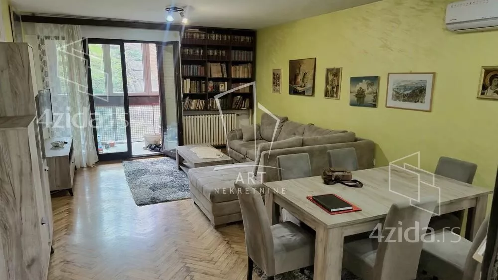 Dvoiposoban stan | 4zida