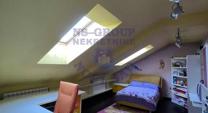 Sedmosoban stan | 4zida