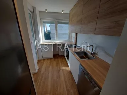 Blok 33 - Geneks | 4zida.rs