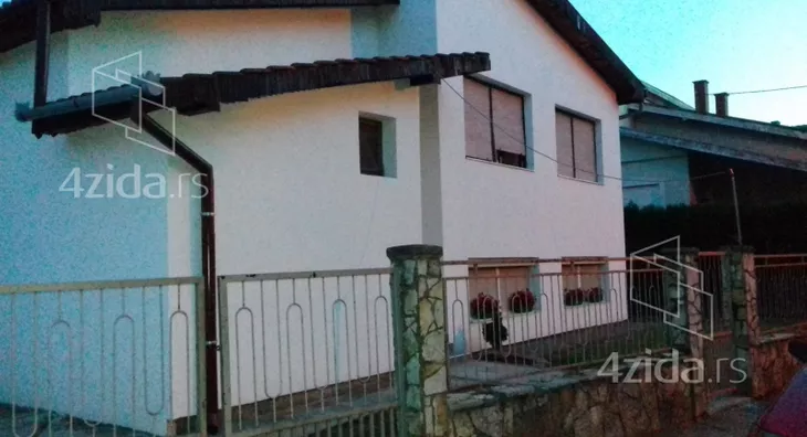Kuća | 4zida