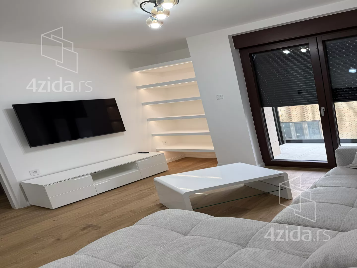 Jednoiposoban stan | 4zida