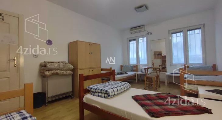 Šestosoban stan | 4zida