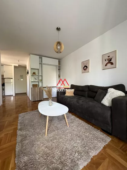 Heroja Pinkija | 4zida.rs